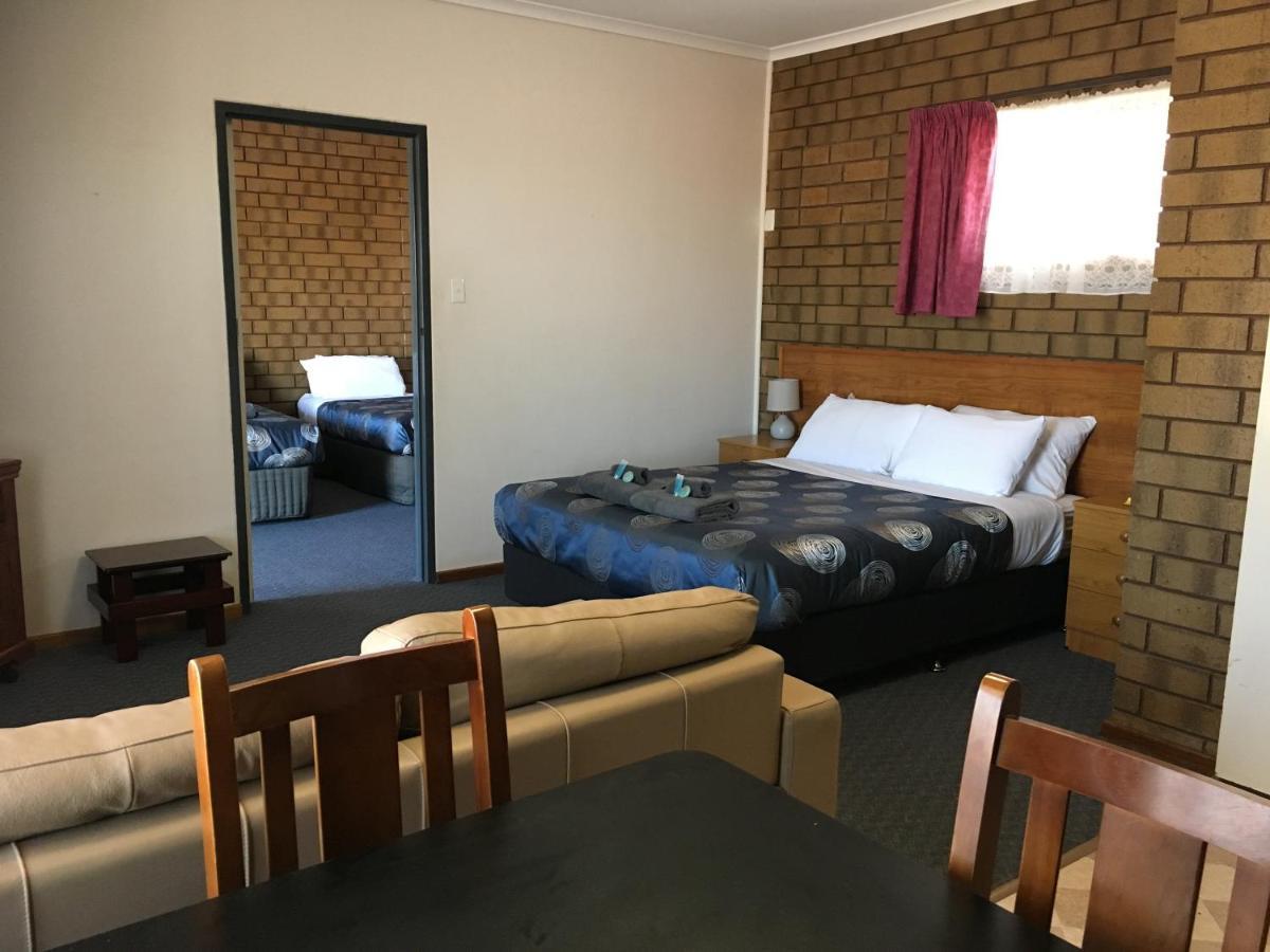 Airport Whyalla Motel Kültér fotó