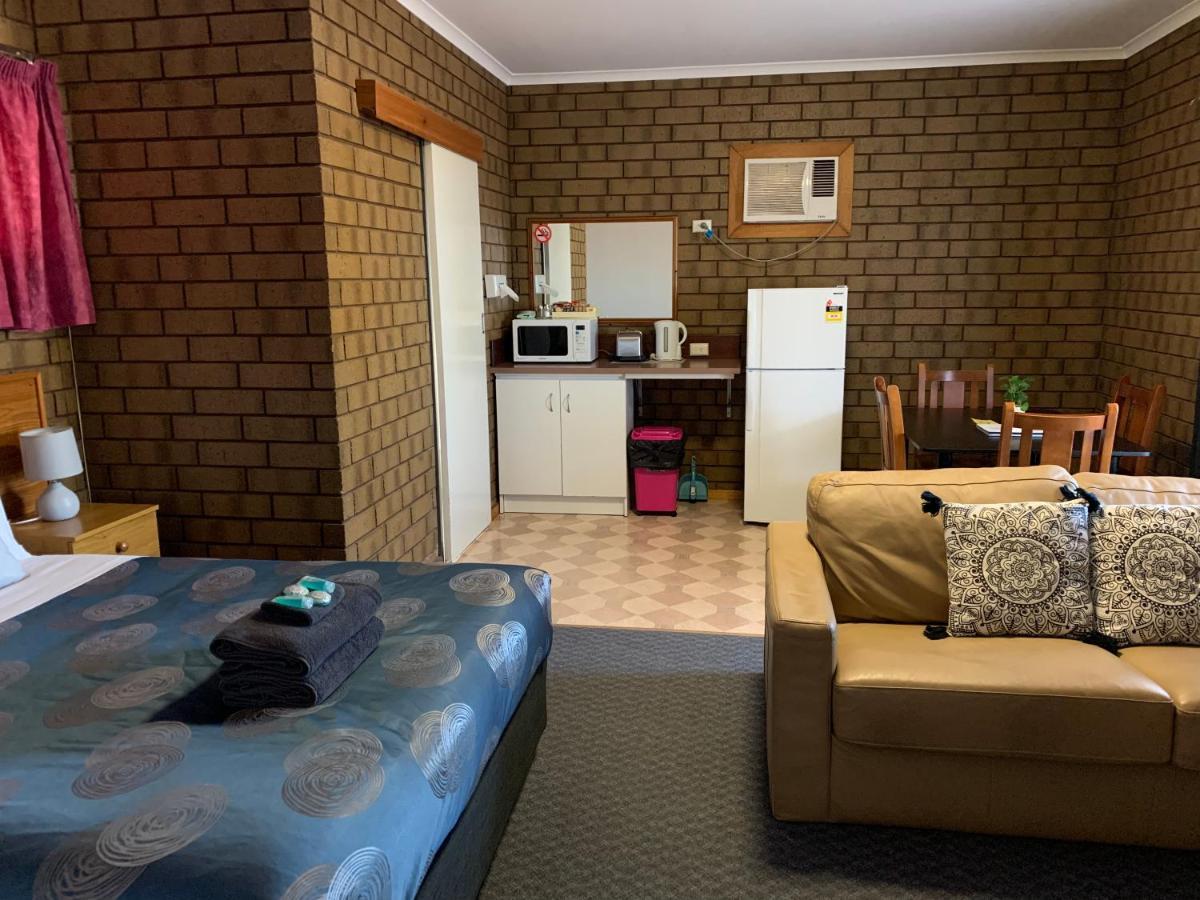 Airport Whyalla Motel Kültér fotó